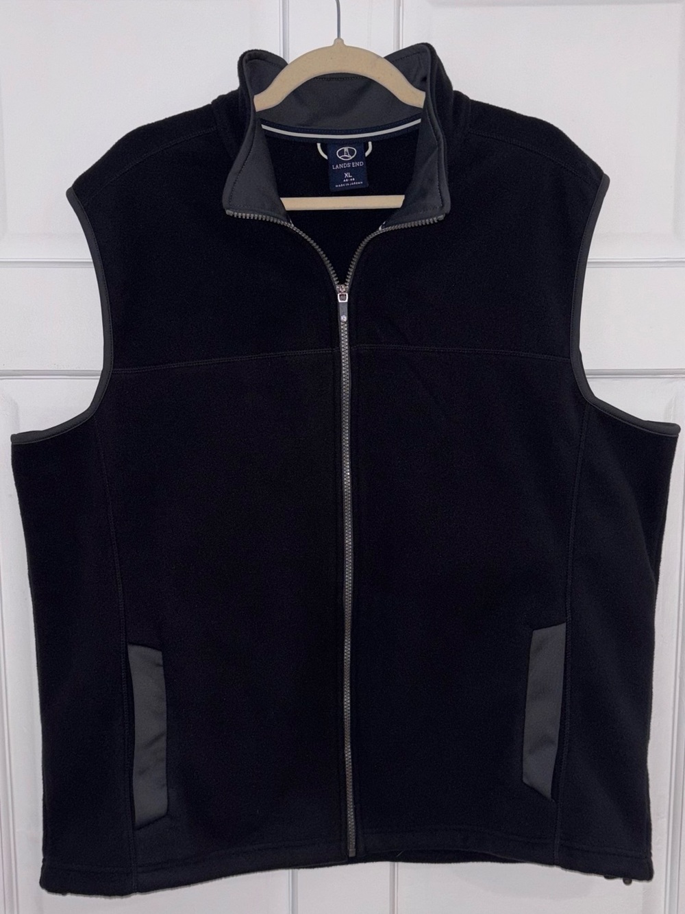 Lands' End Men's XL Black Full Zip Fleece Vest Gray Trim Adjustable Bottom EUC - Picture 2 of 8